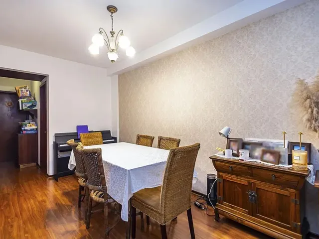 Apartamento 3 quartos e 1 banheiro, à venda, no bairro Campo Comprido em Curitiba