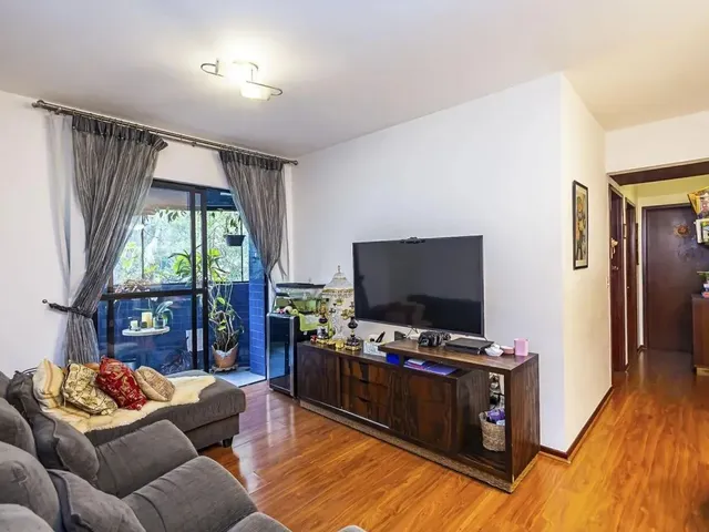 Apartamento 3 quartos e 1 banheiro, à venda, no bairro Campo Comprido em Curitiba