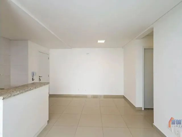Apartamento 2 quartos e 2 banheiros, para alugar, no bairro Mossunguê em Curitiba
