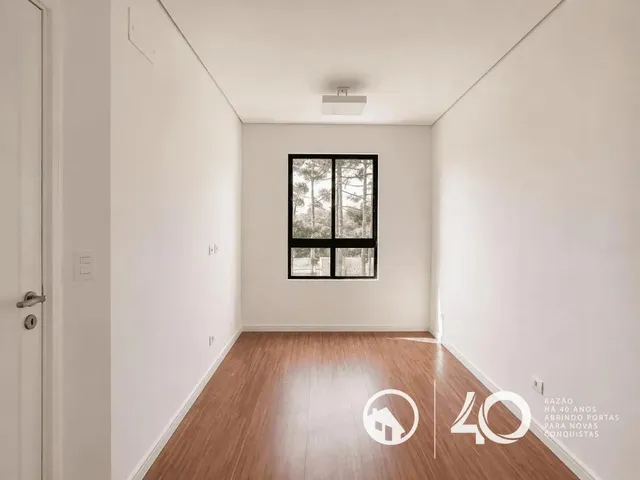 Apartamento 2 quartos e 1 banheiro, para alugar, no bairro Santa Felicidade em Curitiba