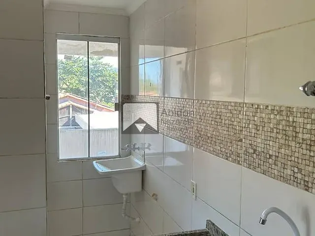 Apartamento 2 quartos e 1 banheiro, à venda, no bairro Barroco (Itaipuaçu) em Maricá