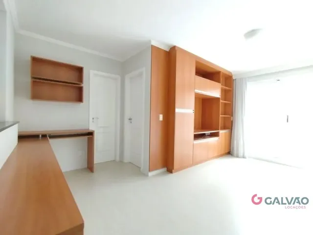 Apartamento 1 quarto e 1 banheiro, para alugar, no bairro Centro em Curitiba