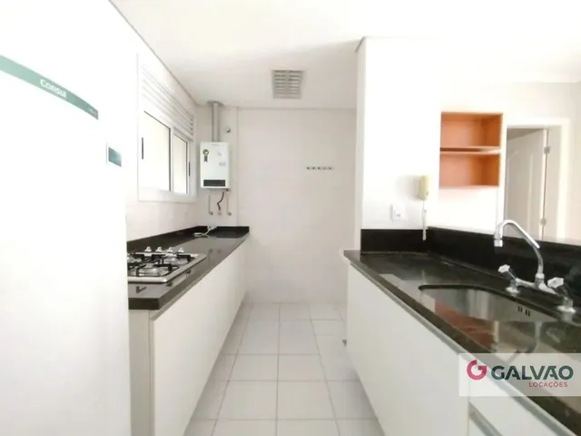 Apartamento 1 quarto e 1 banheiro, para alugar, no bairro Centro em Curitiba