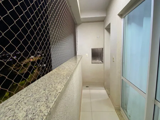 Apartamento com 134m² 3 quartos e 2 banheiros, à venda, no bairro Jardim Shangri-la A em Londrina