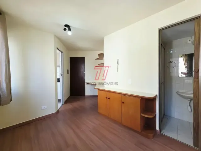 Apartamento 1 quarto e 1 banheiro, para alugar, no bairro Bigorrilho em Curitiba