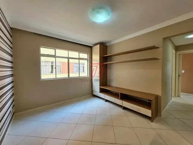 Apartamento 2 quartos e 1 banheiro, para alugar, no bairro Novo Mundo em Curitiba