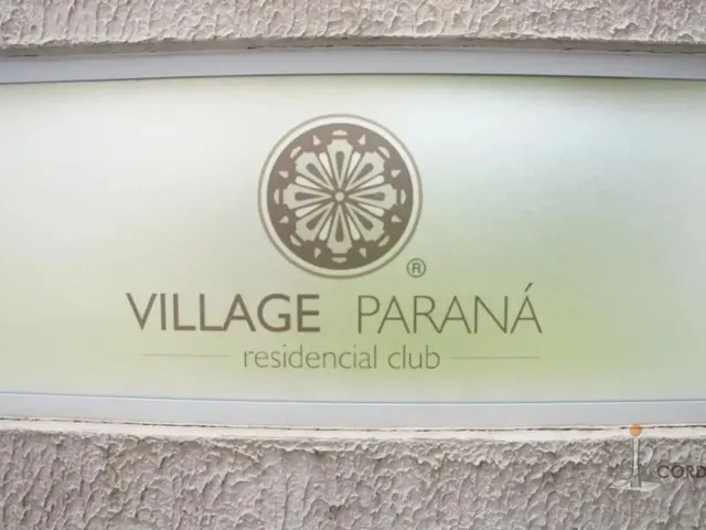 Apartamento 3 quartos e 2 banheiros, para alugar, no bairro Tingui em Curitiba