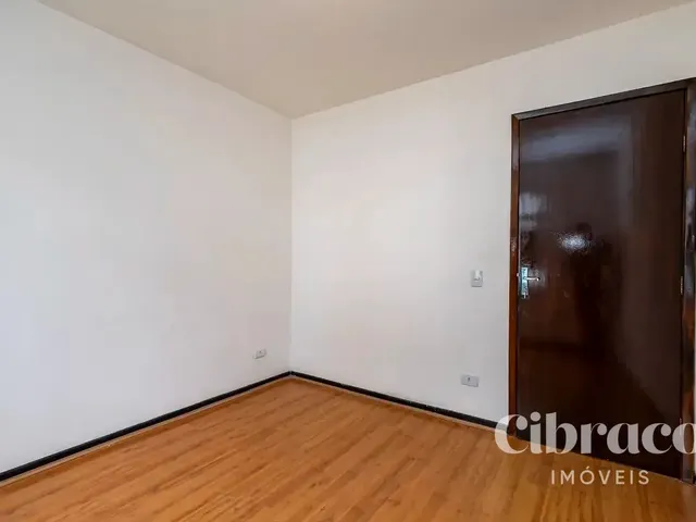 Apartamento 1 quarto e 1 banheiro, para alugar, no bairro Centro em Curitiba