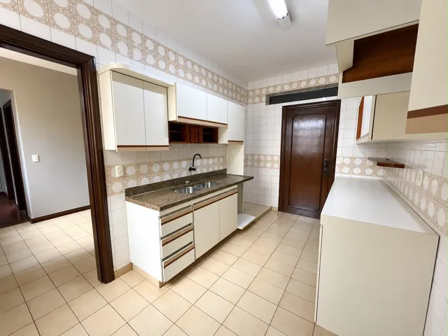 Apartamento 3 quartos e 3 banheiros, para alugar, no bairro Centro em Londrina