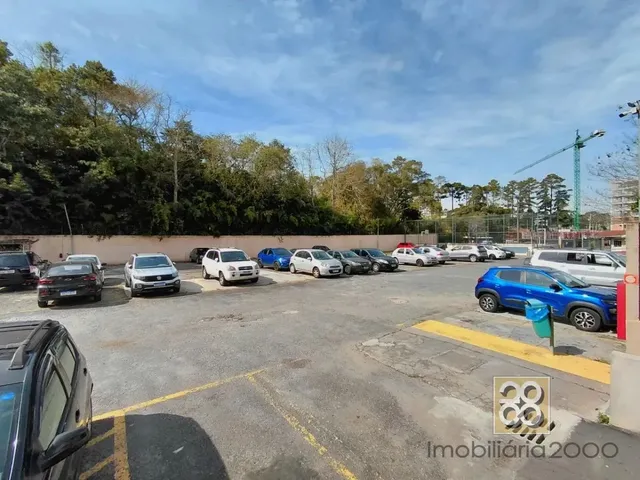 Apartamento 2 quartos e 1 banheiro, para alugar, no bairro Campo Comprido em Curitiba