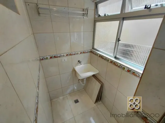 Apartamento 2 quartos e 1 banheiro, para alugar, no bairro Campo Comprido em Curitiba
