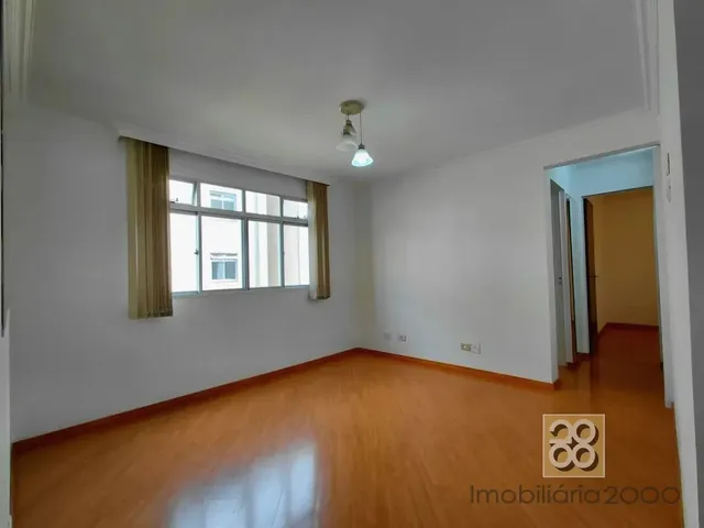 Apartamento 2 quartos e 1 banheiro, para alugar, no bairro Campo Comprido em Curitiba