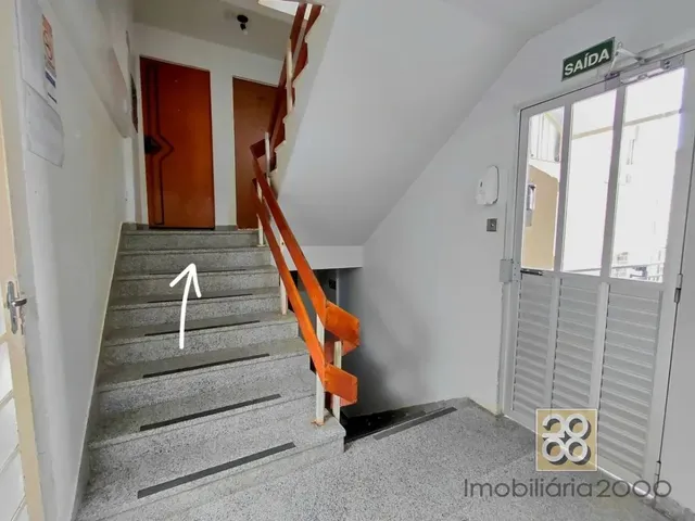 Apartamento 2 quartos e 1 banheiro, para alugar, no bairro Campo Comprido em Curitiba