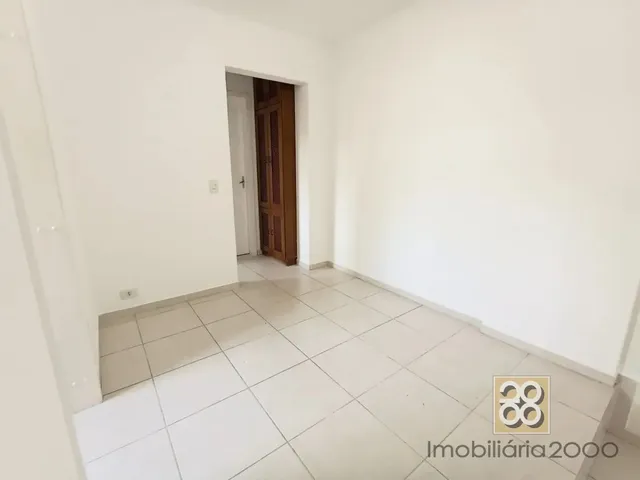 Apartamento 1 quarto e 1 banheiro, para alugar, no bairro Centro em Curitiba