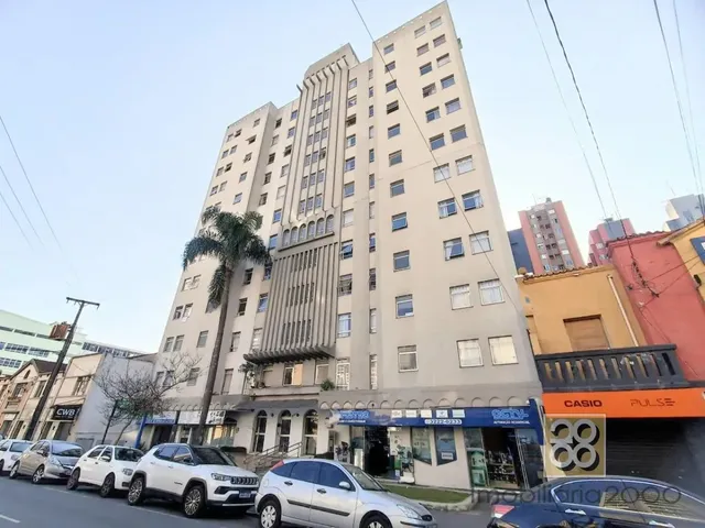 Apartamento 1 quarto e 1 banheiro, para alugar, no bairro Centro em Curitiba