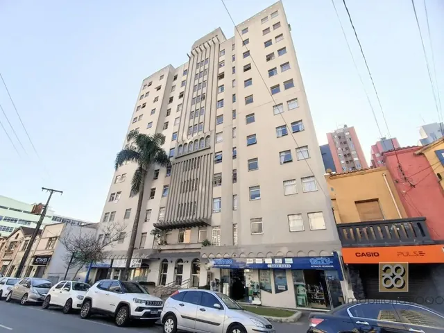 Apartamento 1 quarto e 1 banheiro, para alugar, no bairro Centro em Curitiba