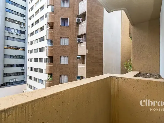 Apartamento 1 quarto e 1 banheiro, para alugar, no bairro Batel em Curitiba