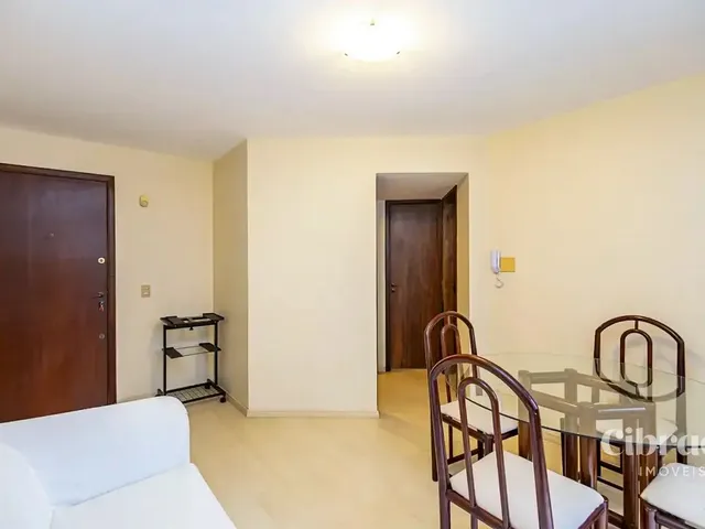 Apartamento 1 quarto e 1 banheiro, para alugar, no bairro Batel em Curitiba