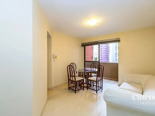 Apartamento 1 quarto e 1 banheiro, para alugar, no bairro Batel em Curitiba