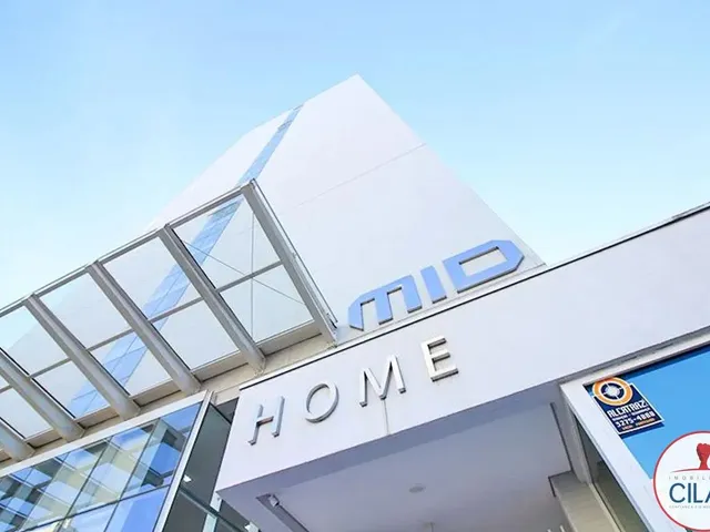 Apartamento 1 quarto e 1 banheiro, para alugar, no bairro Centro em Curitiba