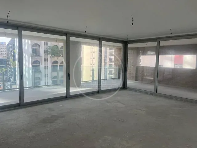 Apartamento com 335m² 4 quartos e 5 banheiros, à venda, no bairro Itaim Bibi em São Paulo