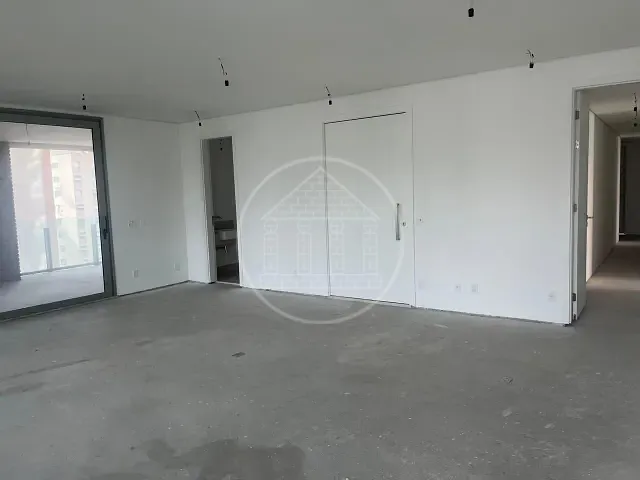 Apartamento com 335m² 4 quartos e 5 banheiros, à venda, no bairro Itaim Bibi em São Paulo