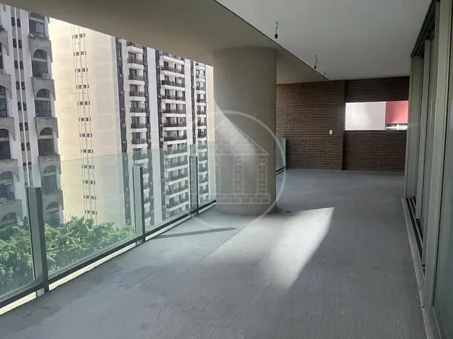 Apartamento com 335m² 4 quartos e 5 banheiros, à venda, no bairro Itaim Bibi em São Paulo