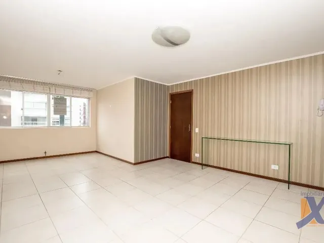 Apartamento 2 quartos e 2 banheiros, para alugar, no bairro Portão em Curitiba
