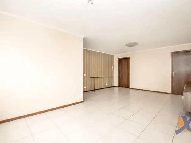 Apartamento 2 quartos e 2 banheiros, para alugar, no bairro Portão em Curitiba