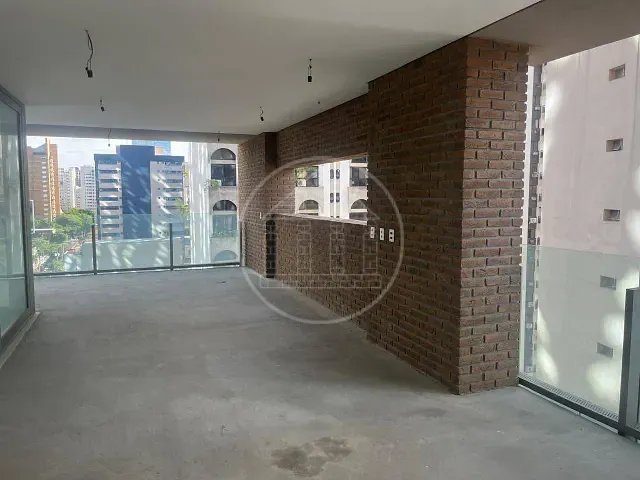 Apartamento 4 quartos e 5 banheiros, à venda, no bairro Itaim Bibi em São Paulo