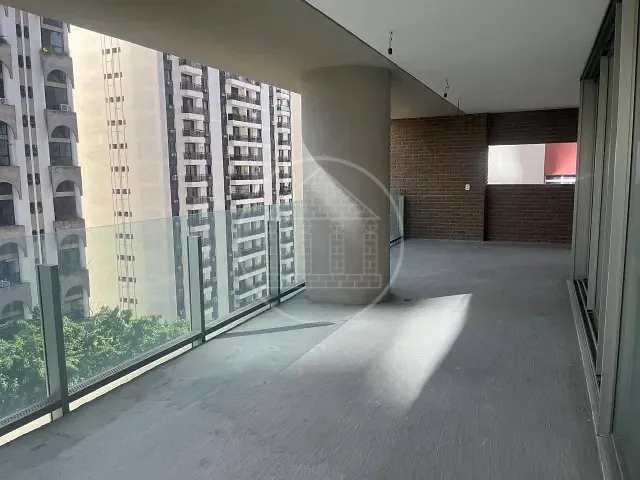 Apartamento 4 quartos e 5 banheiros, à venda, no bairro Itaim Bibi em São Paulo
