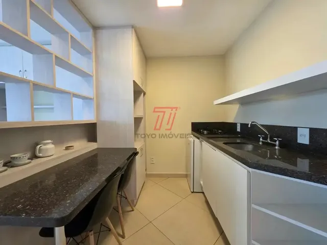 Apartamento 1 quarto e 1 banheiro, para alugar, no bairro Centro em Curitiba