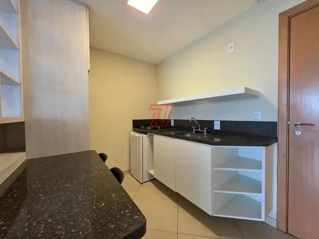 Apartamento 1 quarto e 1 banheiro, para alugar, no bairro Centro em Curitiba