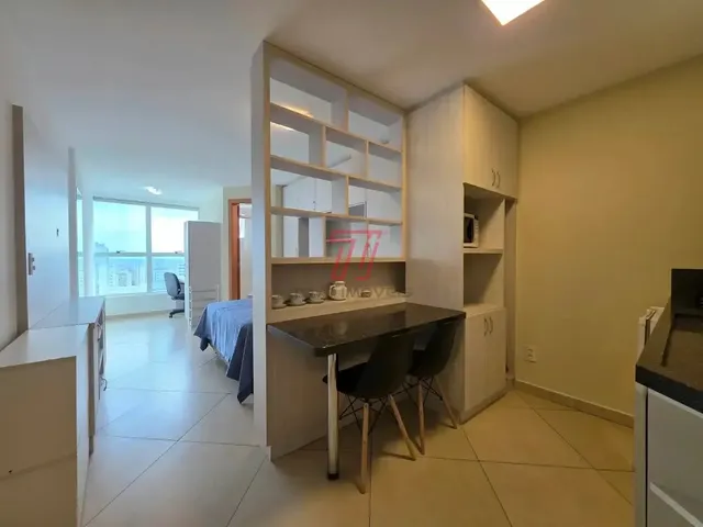 Apartamento 1 quarto e 1 banheiro, para alugar, no bairro Centro em Curitiba