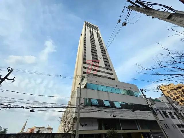 Apartamento 1 quarto e 1 banheiro, para alugar, no bairro Centro em Curitiba