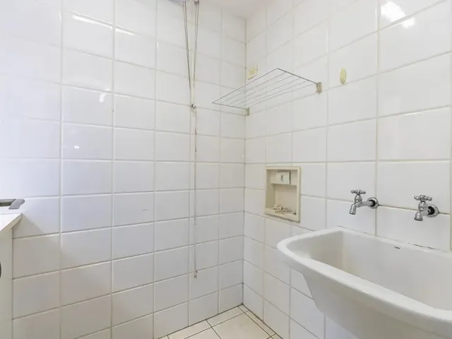 Apartamento 2 quartos e 1 banheiro, à venda, no bairro Batel em Curitiba