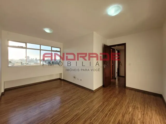 Apartamento 3 quartos e 1 banheiro, para alugar, no bairro Guaira em Curitiba