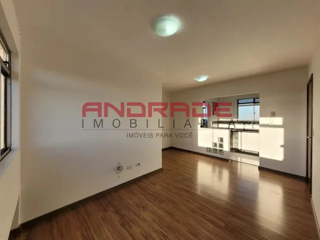 Apartamento 3 quartos e 1 banheiro, para alugar, no bairro Guaira em Curitiba