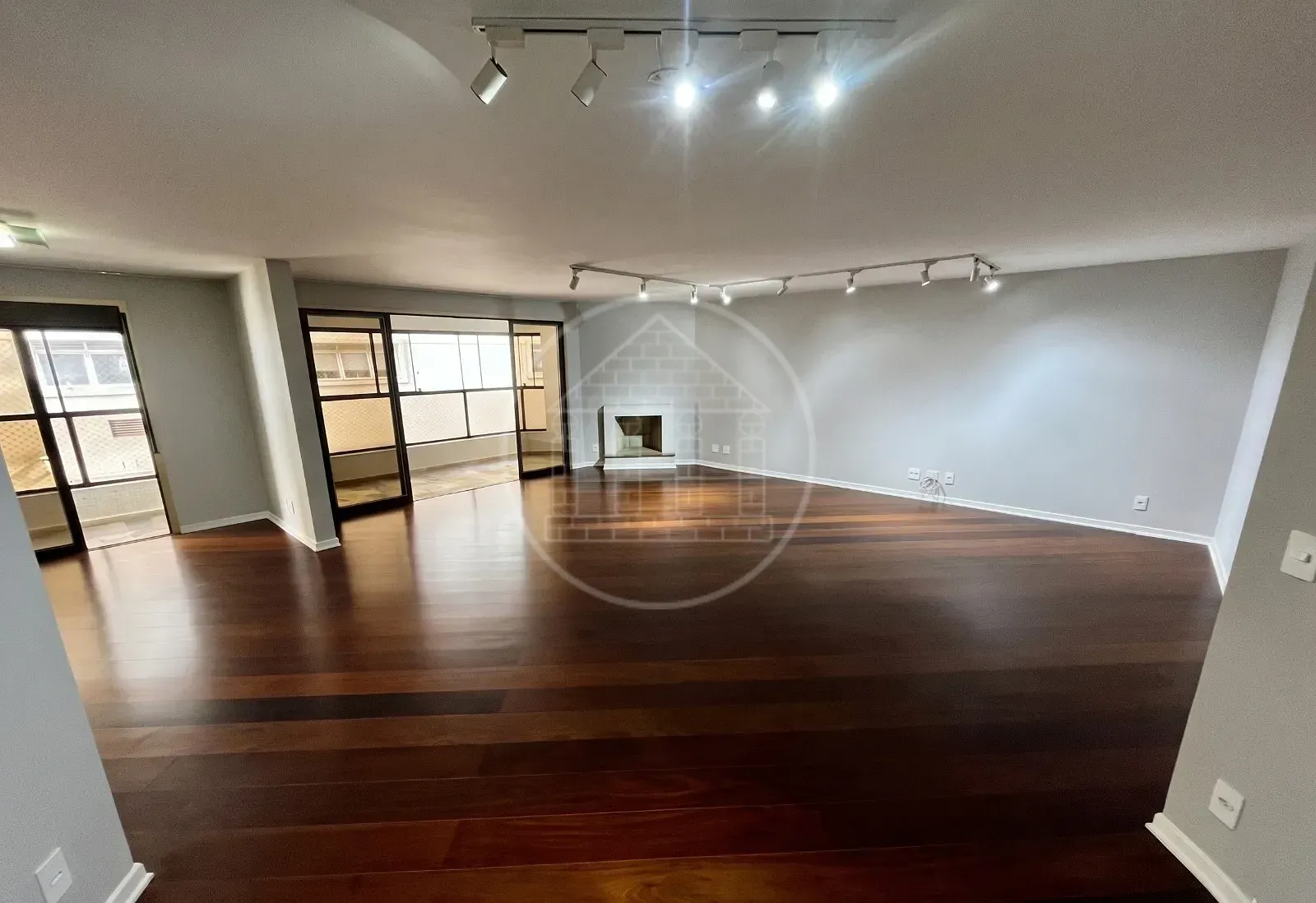 Apartamento, 3 quartos, 193 m² - Foto 1