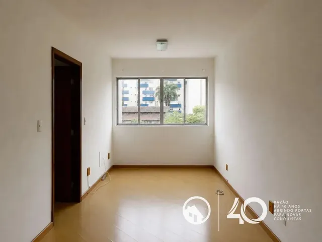 Apartamento 3 quartos e 1 banheiro, para alugar, no bairro Água Verde em Curitiba