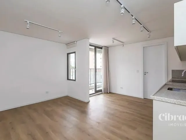 Apartamento 1 quarto e 1 banheiro, para alugar, no bairro Centro Cívico em Curitiba