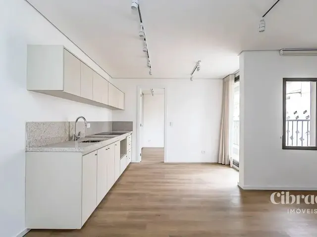 Apartamento 1 quarto e 1 banheiro, para alugar, no bairro Centro Cívico em Curitiba