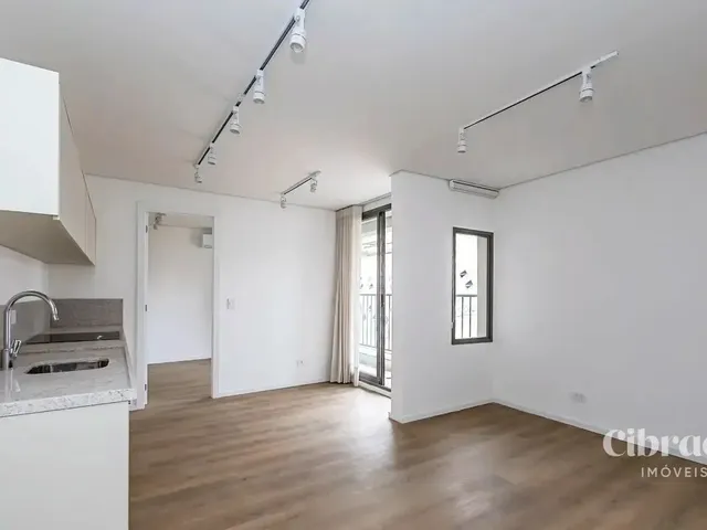 Apartamento 1 quarto e 1 banheiro, para alugar, no bairro Centro Cívico em Curitiba
