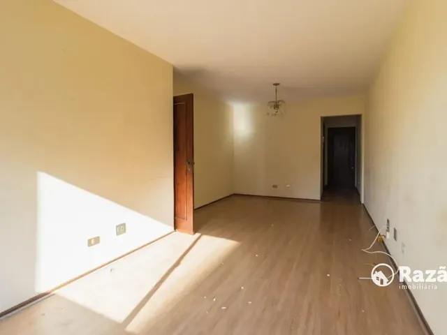 Apartamento 3 quartos e 1 banheiro, para alugar, no bairro Água Verde em Curitiba