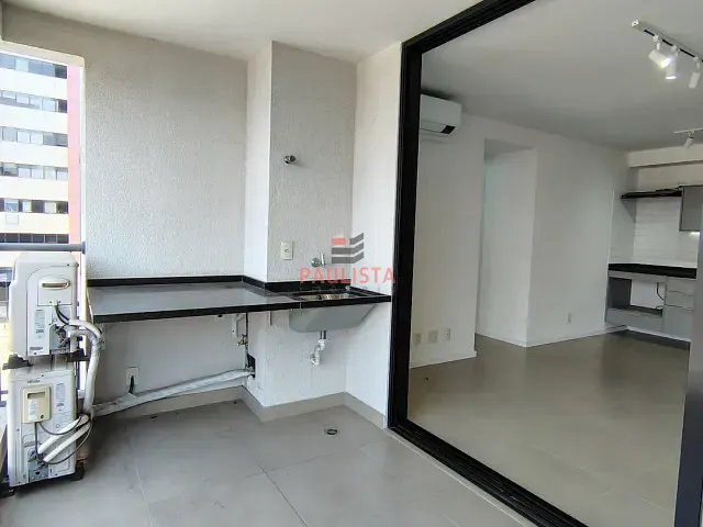 Apartamento 2 quartos e 2 banheiros, à venda ou para alugar, no bairro Mirandópolis em São Paulo