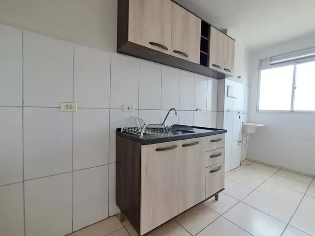 Apartamento 2 quartos e 1 banheiro, para alugar, no bairro Pinheirinho em Curitiba