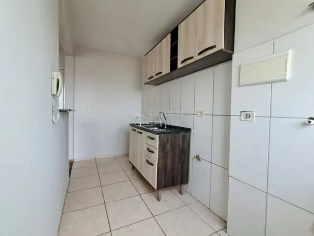 Apartamento 2 quartos e 1 banheiro, para alugar, no bairro Pinheirinho em Curitiba