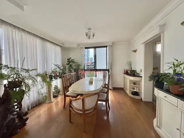 Apartamento com 242m² 4 quartos e 2 banheiros, à venda, no bairro Pinheiros em São Paulo