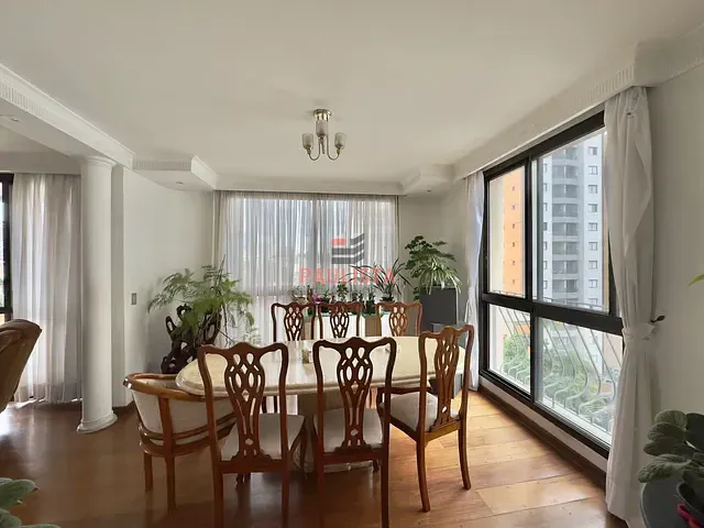 Apartamento com 242m² 4 quartos e 2 banheiros, à venda, no bairro Pinheiros em São Paulo