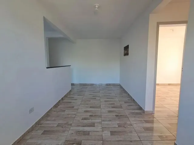 Apartamento 2 quartos e 1 banheiro, para alugar, no bairro Pinheirinho em Curitiba
